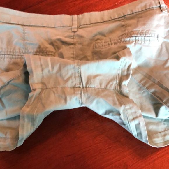 Old Navy sz 12 light green shorts 97% cotton 3% spandex/ 2 slide side pockets - Picture 5 of 12